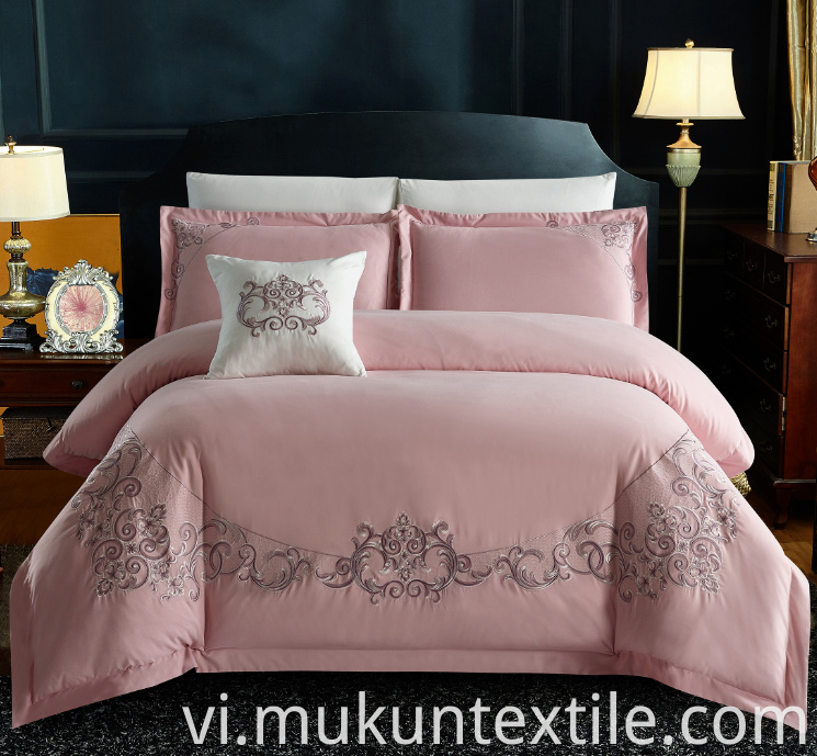  Cotton Embroidery Bedding Set